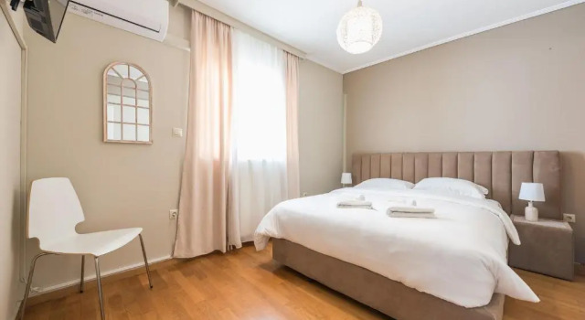 Luxury and Spacious apt for 8 guests New features April 2025, Забронировать Отель Алимос Афины