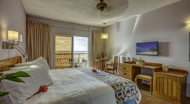 Двухместный номер Standard с балконом и с видом на сад Grafton Beach Resort