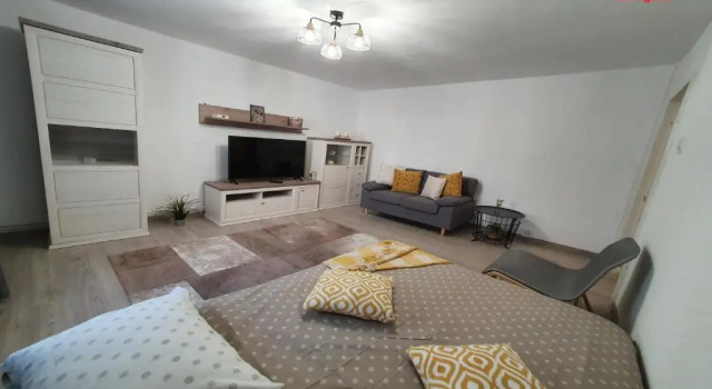 MIA Central, Large Apart, 3 rooms, 2 baths, AFI Mall, Rezerwuj Apartament Hotele w Prahova Valley z parkingiem, Parking