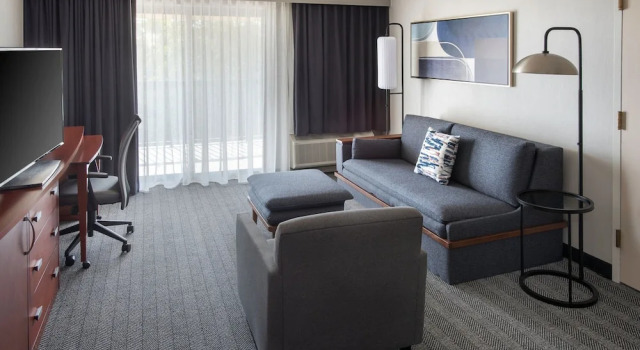 Двухместный люкс Courtyard Philadelphia Plymouth Meeting