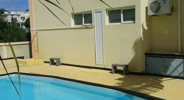 Апартаменты Captivating 3-bed Apartment in Flic en Flac