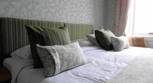 The Ardyne Guest House, Забронировать Отель Ротсей Isle of Bute, рядом с Сад Арденкрейг