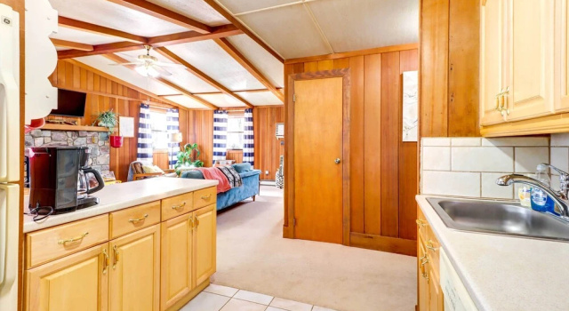 Коттедж с 4 комнатами Pet-Friendly Home with Deck at Big Bass Lake!