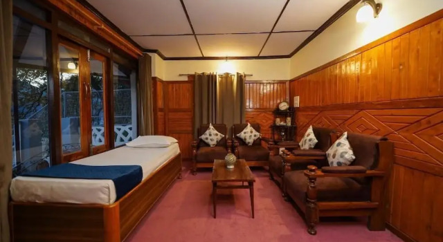 Семейный номер Standard с балконом и с видом на озеро Hotel Silverton (180 lake view)