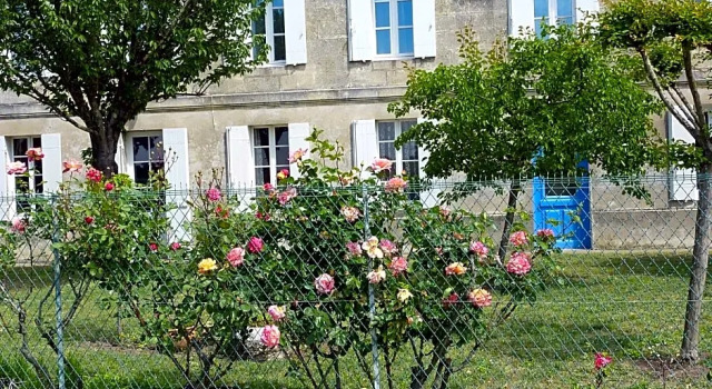 Le Clos Des Rosiers, Rezerwuj Hotel Saint-Emilion Saint-Emilion Wine Region