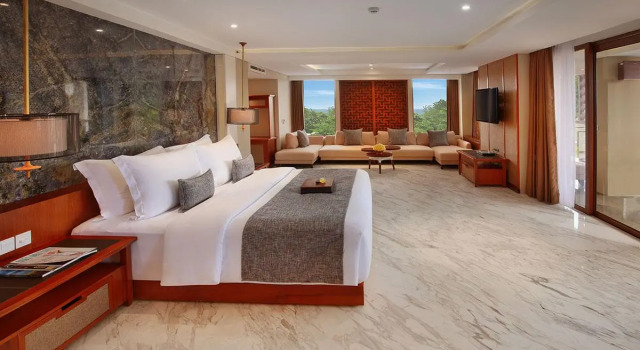 Двухместный люкс Grand with Spa Bath The Bandha Hotel & Suites