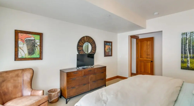 Family Home w/ Hot Tub: 6 Mi to Winter Park Resort, Varaa Lomakeskus Lomahotellit kohteessa Winter Park - Fraser, Lomakeskus