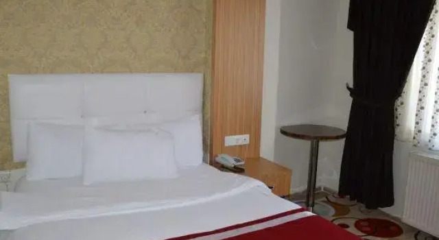 Трёхместный номер Standard с балконом Dinc Hotel