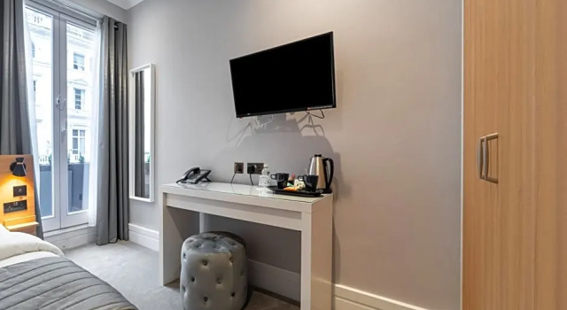 Номер Deluxe с балконом Gainsborough Hotel