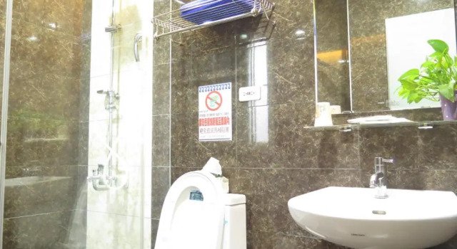 Двухместный номер Standard с балконом ChaoPingJia Fengge Guesthouse