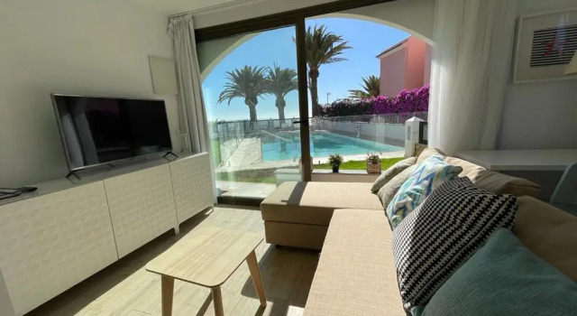 Mar y Playa 1 Seaview Apartment by StayinCanarias, Забронировать Апартаменты/квартира Отели Плайя дель Инглес с бассейном, рядом с Экуменический храм Эль-Сальвадор, Бассейн
