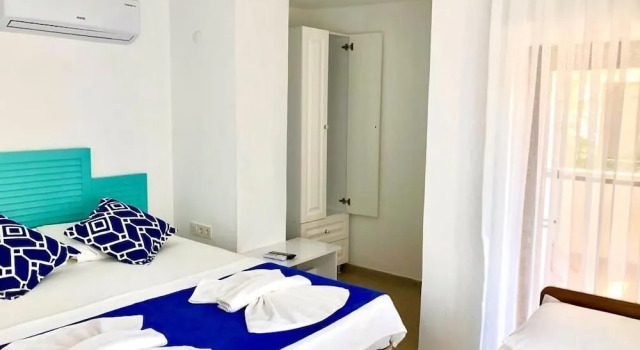 Lacivert Otel Akyaka