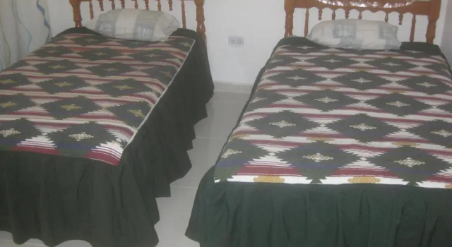 Standard Twin room Hostal Camiluz