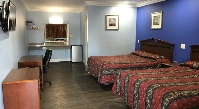 Четырёхместный номер Standard с видом на внутренний двор Fullerton Lodge