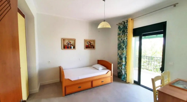 Spacious Holiday House with Shared Pool, Book Hotel Hanioti 