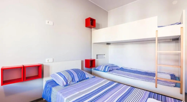 Кровать в общем номере (мужской номер) Hostel Sunset