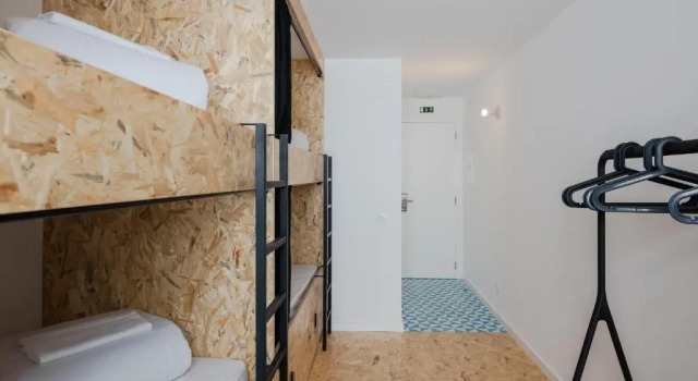 Кровать в общем номере Hostel Conii & Suites Algarve
