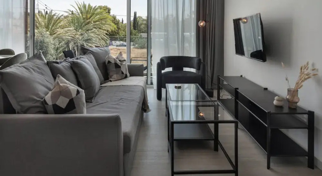Апартаменты Luxury Phaedrus Living: Travertine Residences 102