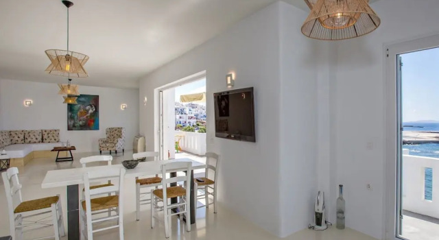 2 Bedroom Apartment With Terrace in Tinos Chora, Забронировать Апартаменты/квартира Тинос Тинос, рядом с Церковь Кехровуни