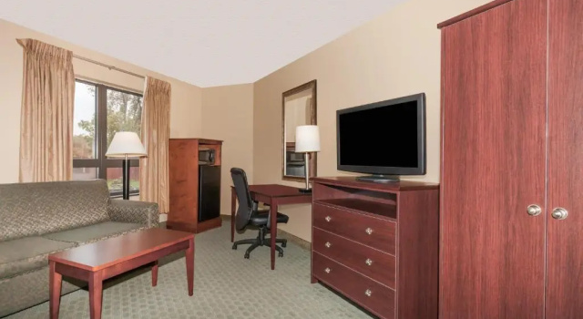 Люкс Days Inn by Wyndham Utica