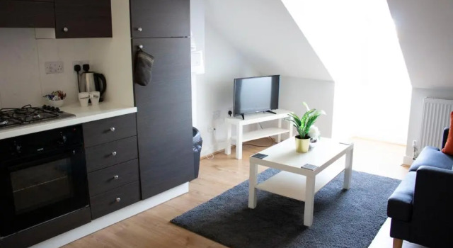 Апартаменты Town Centre Apartment with FREE Parking