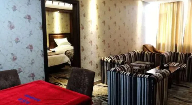 Люкс Business Jinbaili Hotel (Guangzhou North Railway Station)