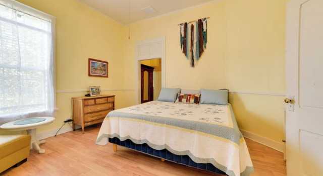 Cozy Thomasville Cottage - Walk to Downtown, Buchen Sie Ferienhaus Villen in Thomasville, Villa