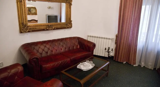 Люкс с балконом Hotel Carpati Imparatul Romanilor