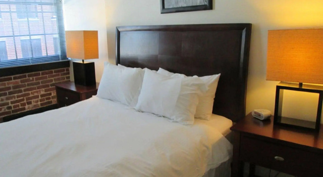 Global Luxury Suites at the Mill, Забронировать Отель Отели Провиденс с парковкой, рядом с Congdon Street Baptist Church, Парковка