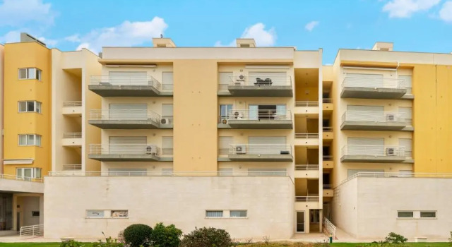 WHome Family Holidays w/ S-Pool, AC, Elevator & Garage, Rezervovat Hotel Hotely v Sotavento s parkováním, Parkování