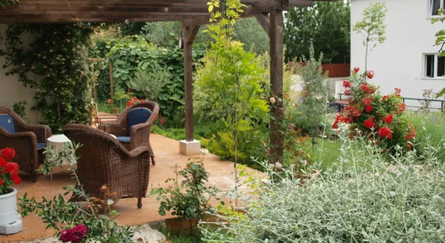 Коттедж с 3 комнатами Villa Pool Mansion Salonae