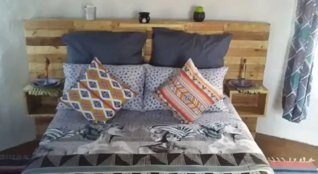 Omapaha Traditional Hut, Book Hotel Hotels in Outjo with Parking, Parking