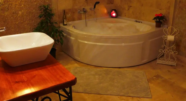 Номер Standard с красивым видом из окна Canyon Cave Hotel