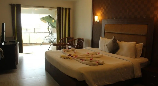 Люкс Luxury с балконом и с видом на сад Vgp Golden Beach Resort