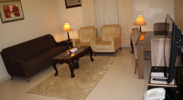 Люкс с 3 комнатами AL Mokhmalia Serviced Apartments