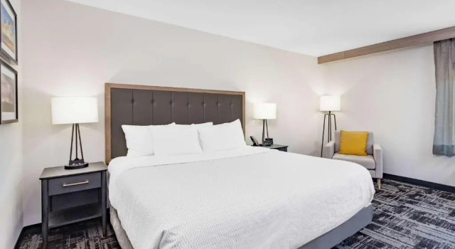Номер Standard LaQuinta Suites by Wyndham South Bend Notre Dame Area