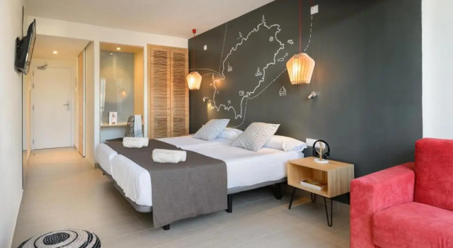 Двухместный номер Standard Hotel Vibra Cala Tarida-3SUP