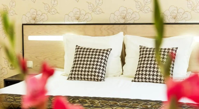 Двухместный номер Deluxe City Avenue Hotel