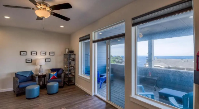 Oceanview Townhome - Pet Friendly - Sleeps 6 - King, Prenota Hotel Hotel a Oregon con parcheggio, Parcheggio