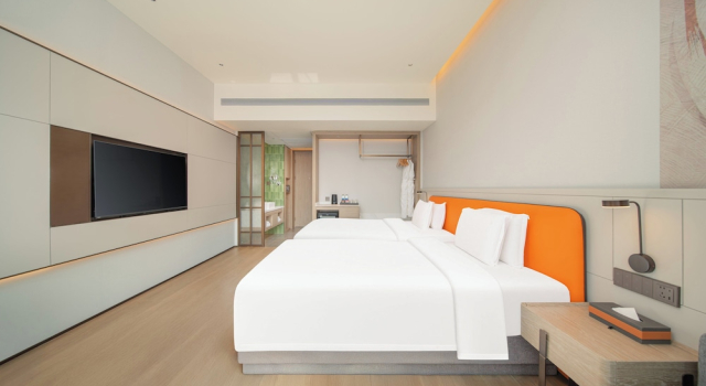 Четырёхместный номер Standard Holiday Inn Zhuhai City Center by IHG