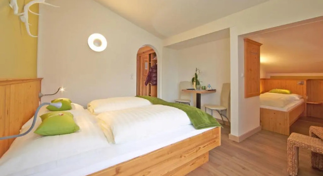 Трёхместный семейный номер Standard с балконом и с видом на горы Comfort Hotel Garni Landhaus Gitti