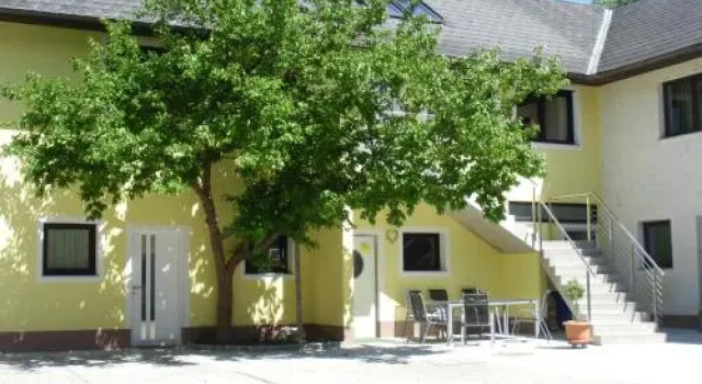 Bauernhof Pension Peterseil, Book Hotel  