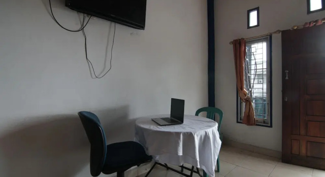 Hotel O Lona Guest House SyariahNearScience Park Universitas Riau, Rezerwuj Pensjonat Tanie hotele w Pekanbaru