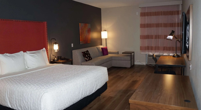 La Quinta Inn & Suites by Wyndham Lewisville