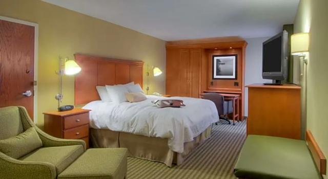 Run of House Hampton Inn Wheeling