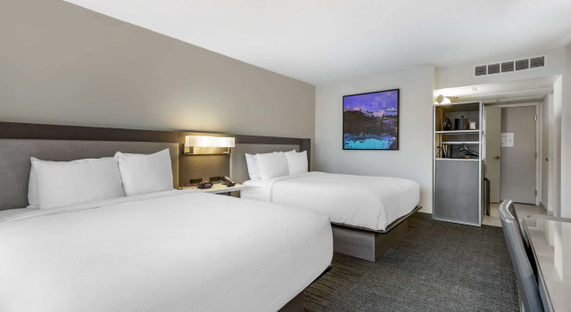 Четырёхместный номер Standard Best Western Premier Rockville Hotel & Suites