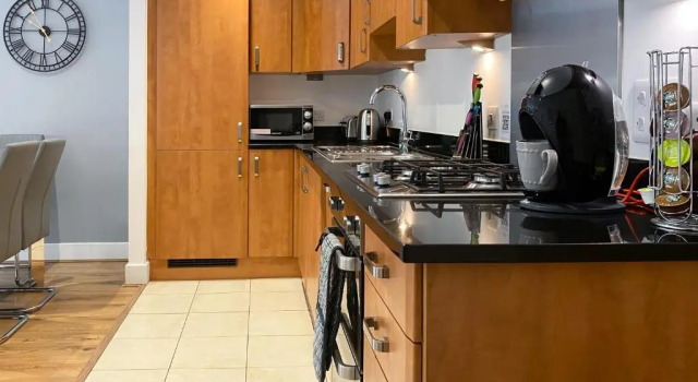 Коттедж The Chaucer - Modern 3 Bed Home with parking close to city centre