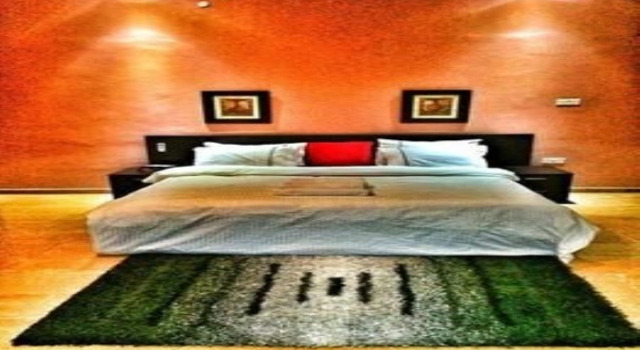 The 09 Club House Lounge And Suites