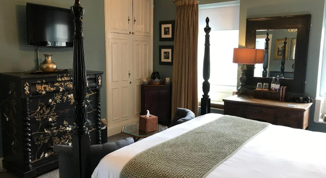 Bridge House Hotel