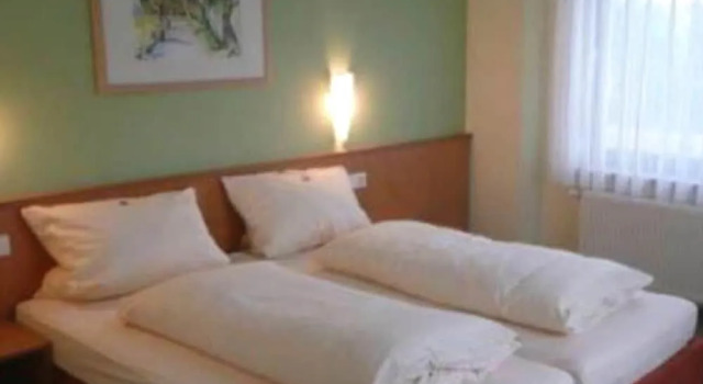 Stempfle's Landgasthof Zum Kreuz, Reserva ahora Hotel Unterschneidheim Baden-Wurtemberg